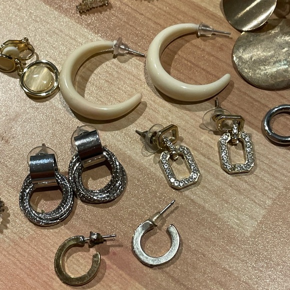 Elegant Gold and Silver Earring Set - Picture 3 of 13